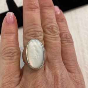 Gorgeous Vintage mother of pearl ring